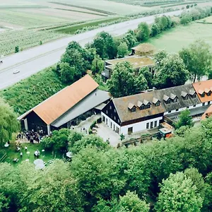 Waldvogel Hotel